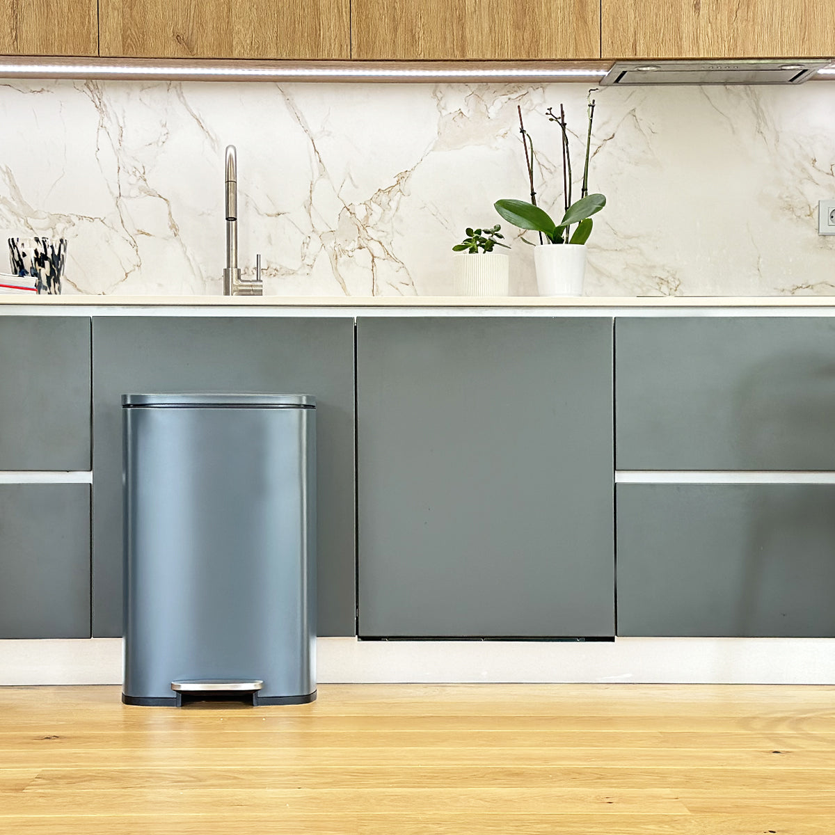 Poubelle à pédale inox ADMIRAL gris 50L