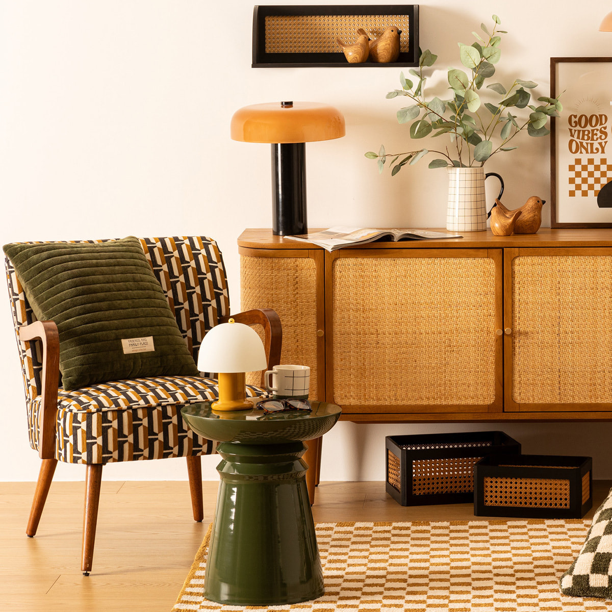 Table d'appoint totem Jaya métal vert D38cm