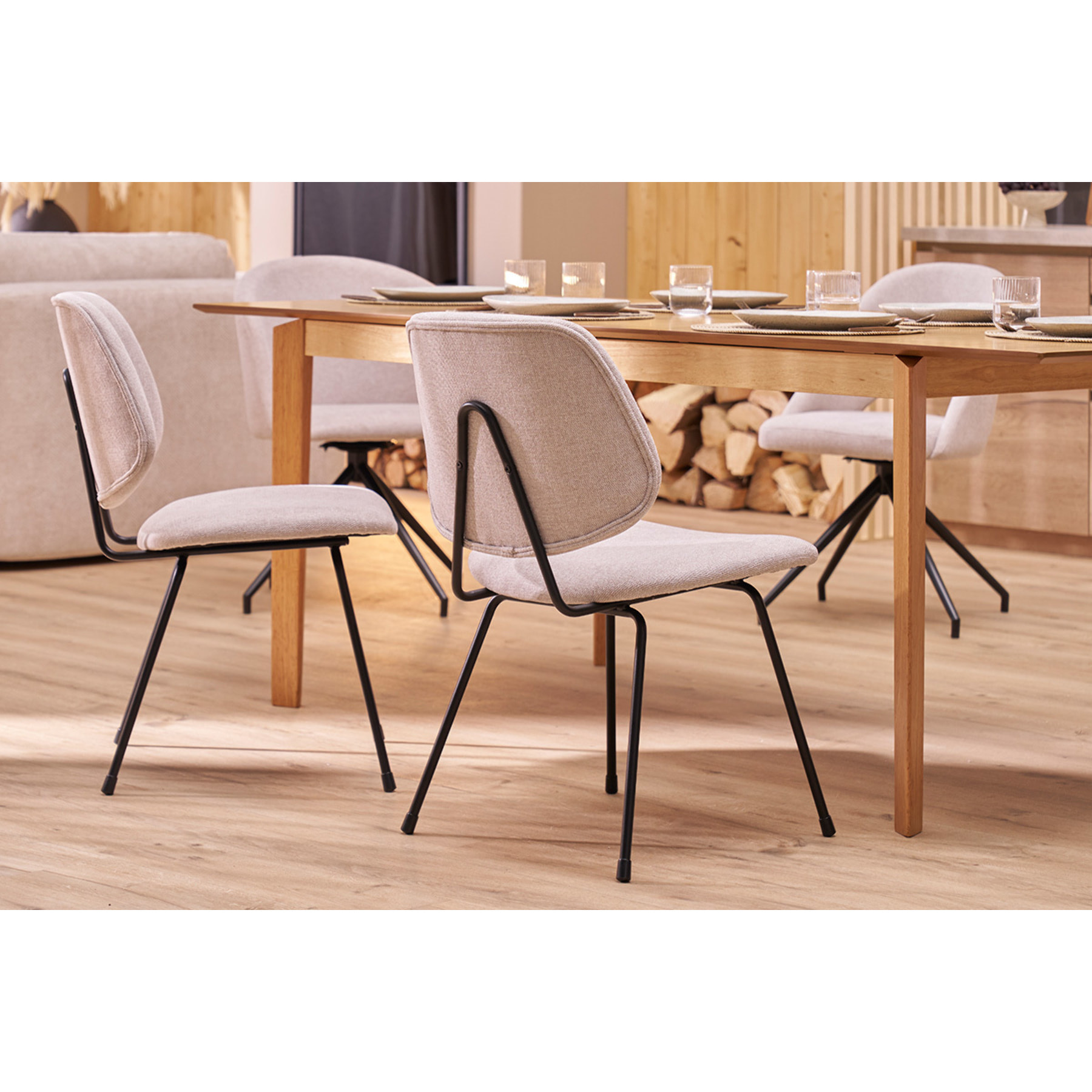 Chaises design en tissu effet velours texturé beige et métal noir (lot de 2) BARNET