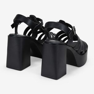Sandalias cangrejeras negras con plataforma y tacón