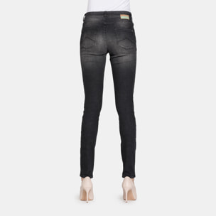 LEGG-JEANS DONNA CON TRATTAMENTO ALL'ALOE. Vita regolare e gamba stretta.