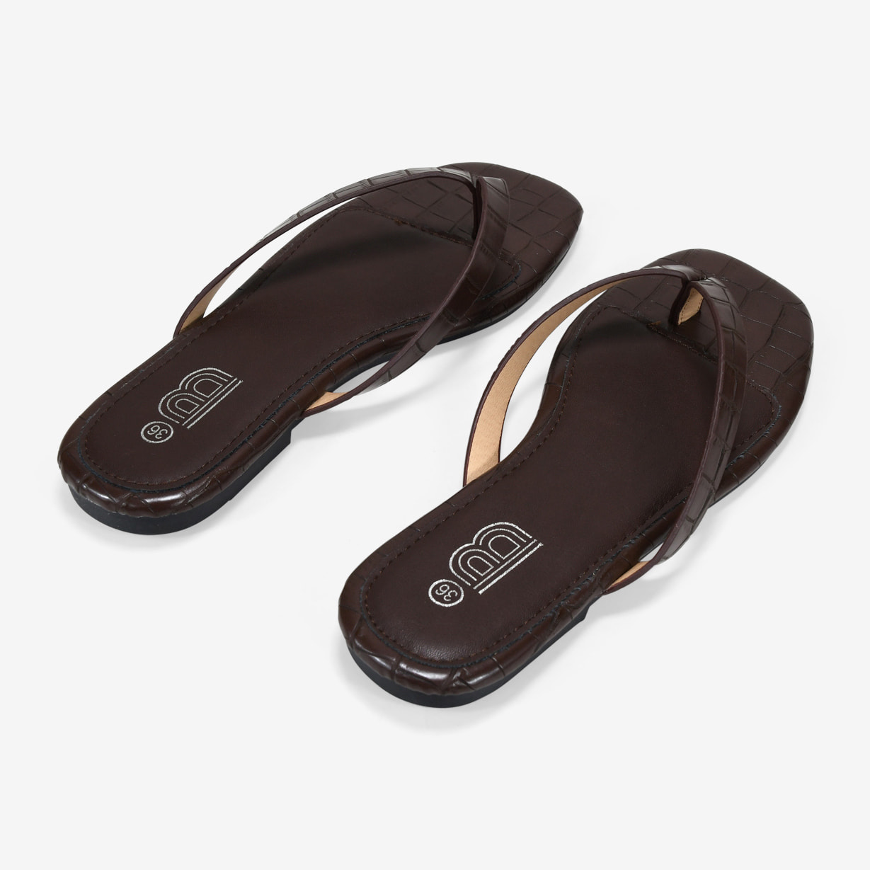 Sandalias de dedo marrones efecto cocodrilo