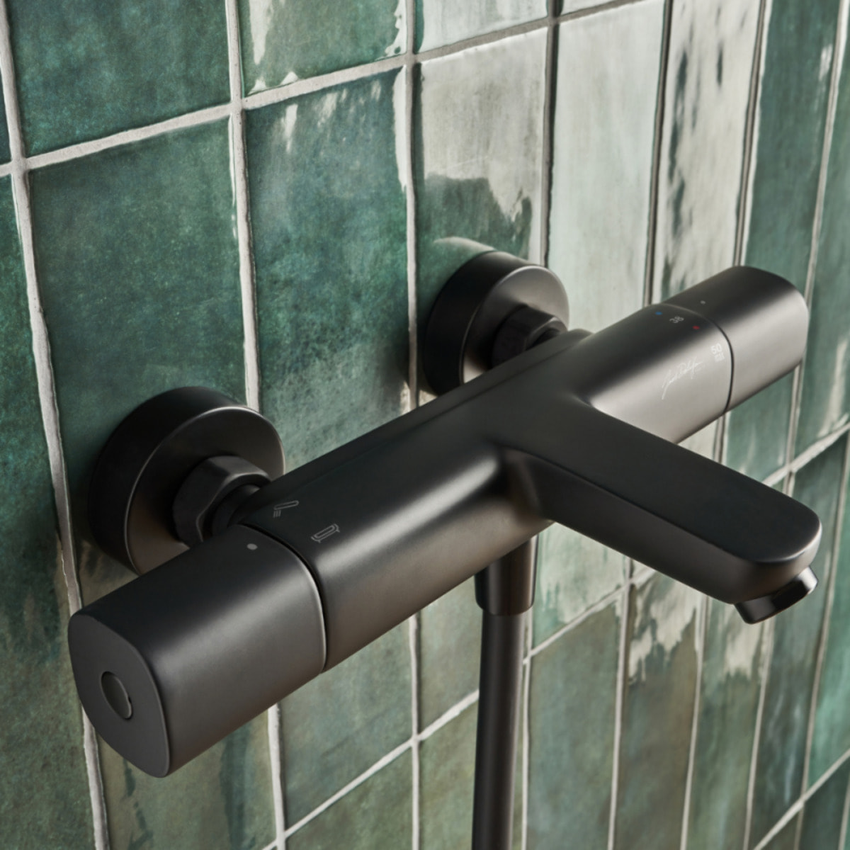 Mitigeur baignoire thermotastique July+ noir mat