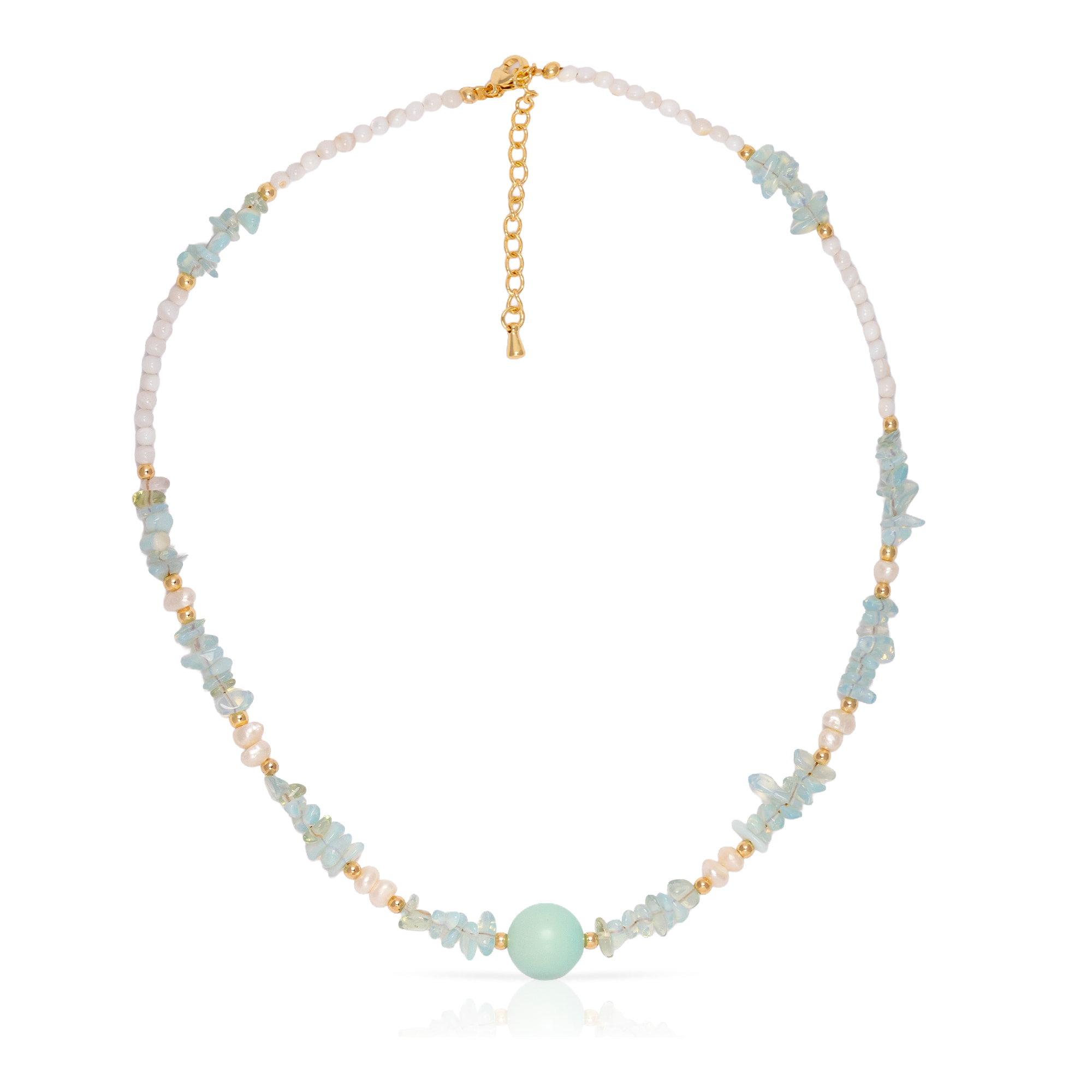 Maia Collar de perlas naturales con cuenta central estilo Bodhi y cierre de mosquetón.