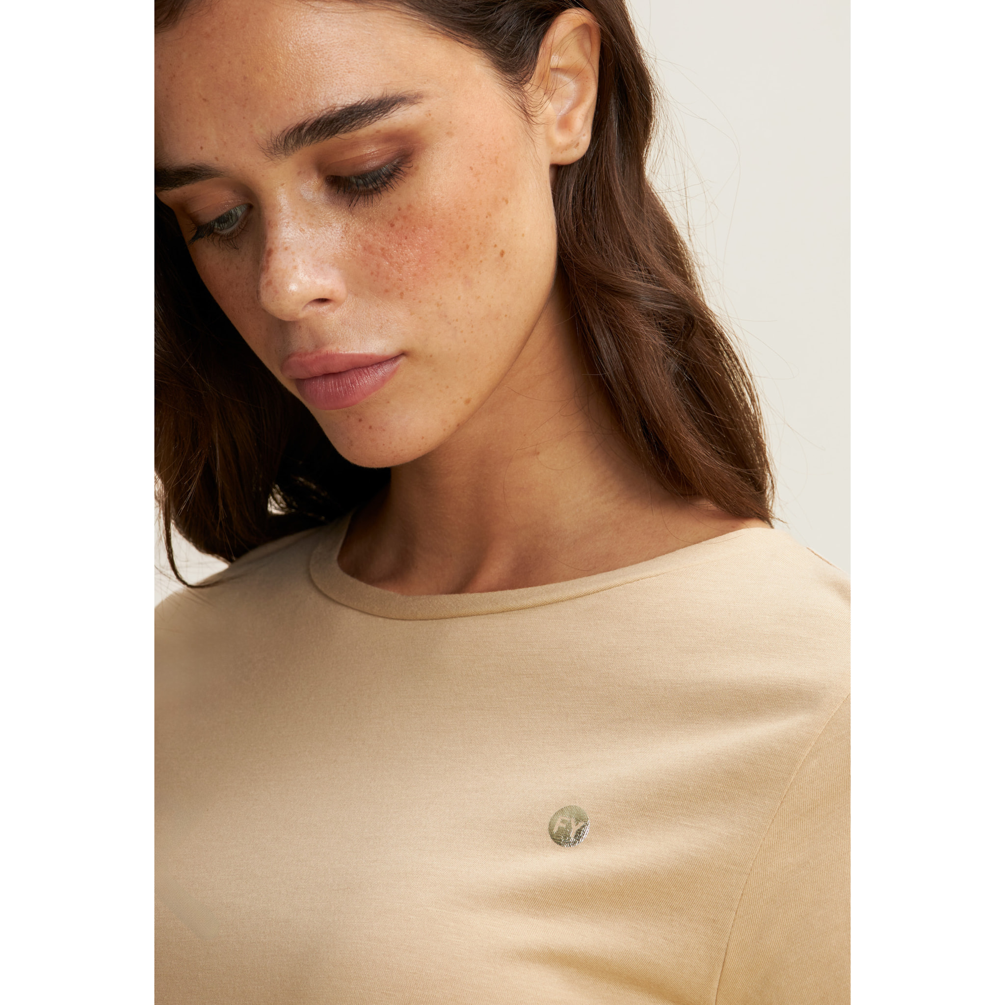 T-shirt con inserto posteriore in Sangallo