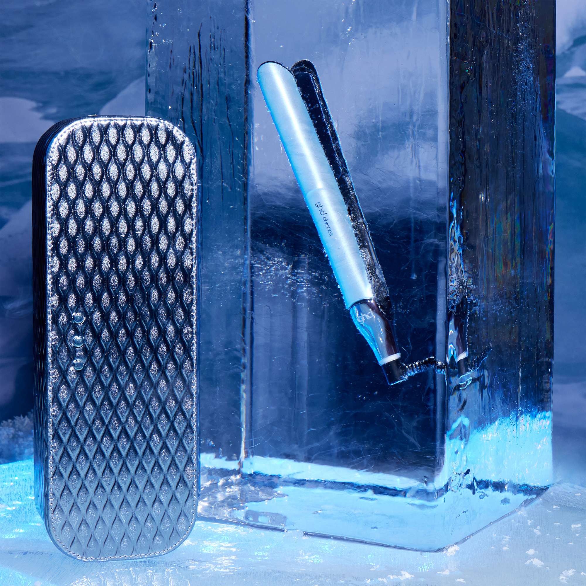 Lisseur ghd chronos bleu glacier et son vanity de rangement