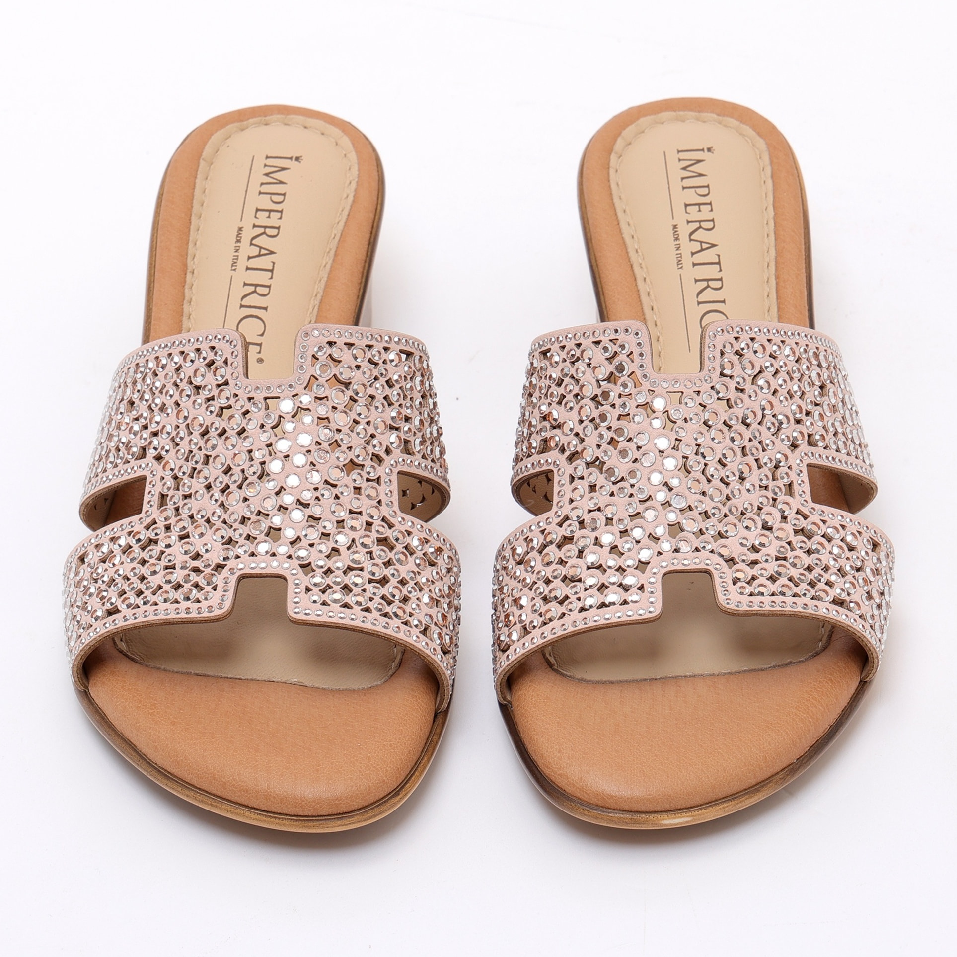 Sandali in simil pelle con applicazioni di strass e sottopiede comodissimo in memory