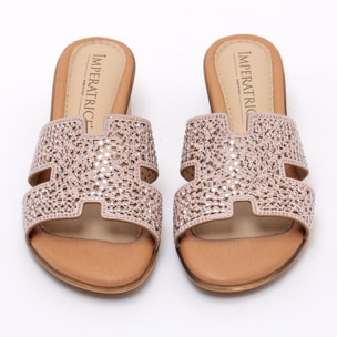 Sandali in simil pelle con applicazioni di strass e sottopiede comodissimo in memory