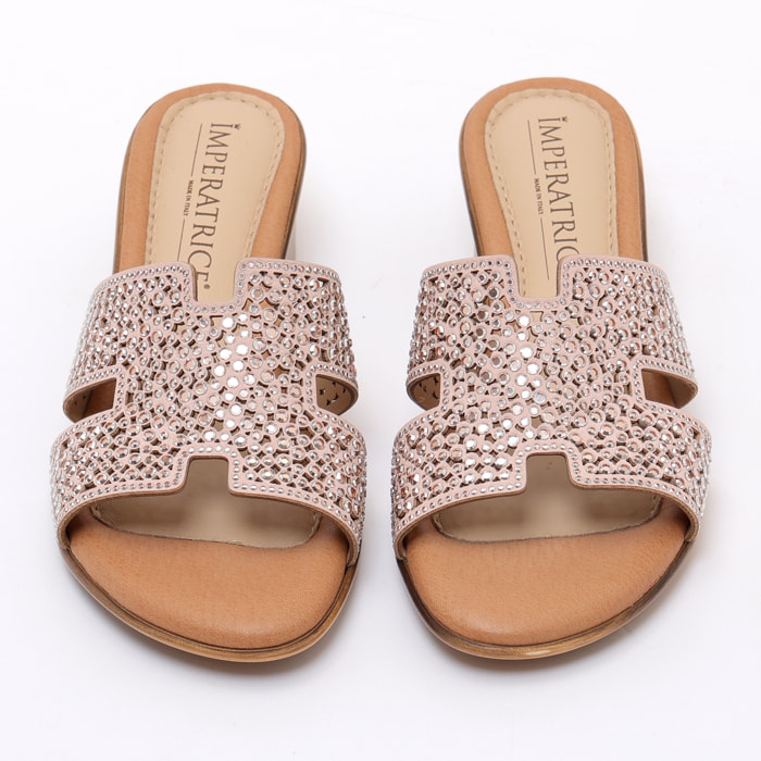 Sandali in simil pelle con applicazioni di strass e sottopiede comodissimo in memory