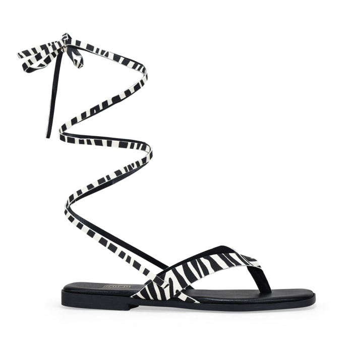 Sandalias de dedo efecto cebra con tiras atadas