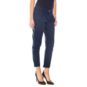 PANTALONE CHINOS IN GABARDINA STRETCH. MOD. T765. Vita regolare e gamba comoda.