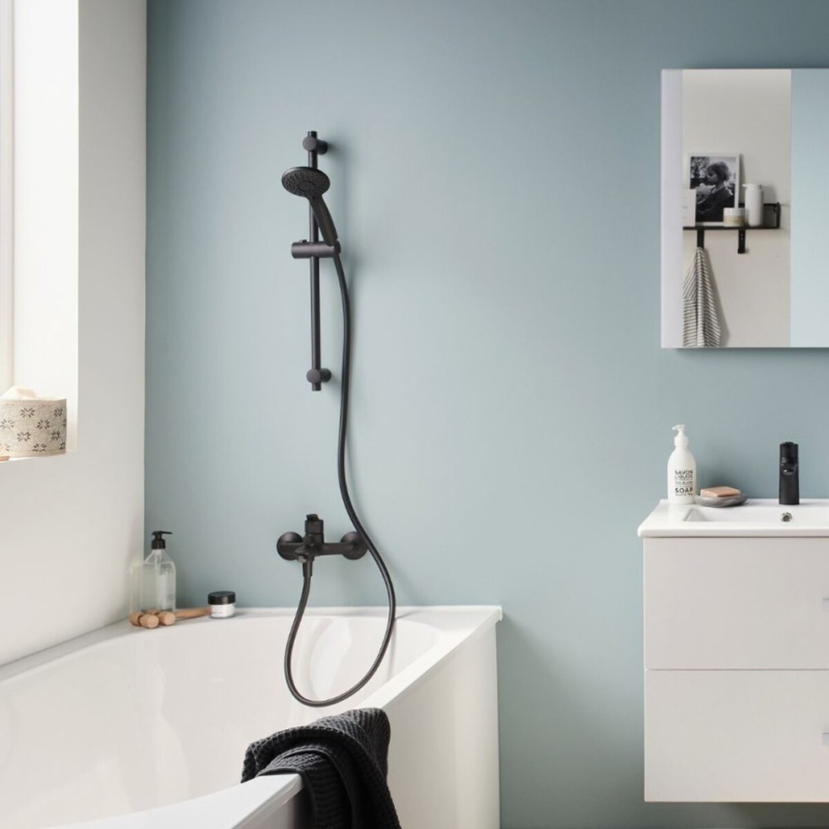 Pommeau douche 3 jets + mitigeur bain douche mural + barre douche + flexible Aimé noir