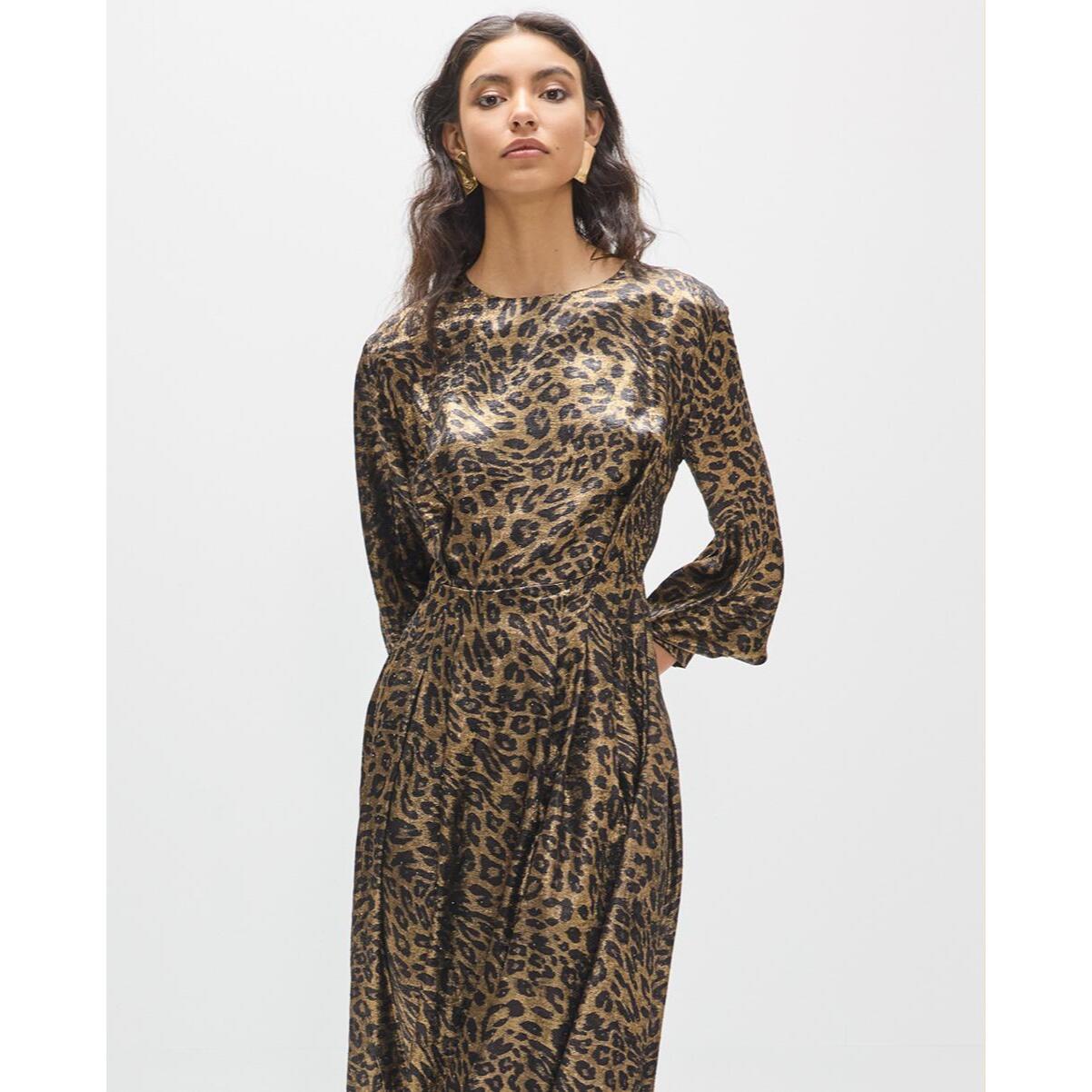 Abito midi stampato con scollo a scatola e tessuto elegante