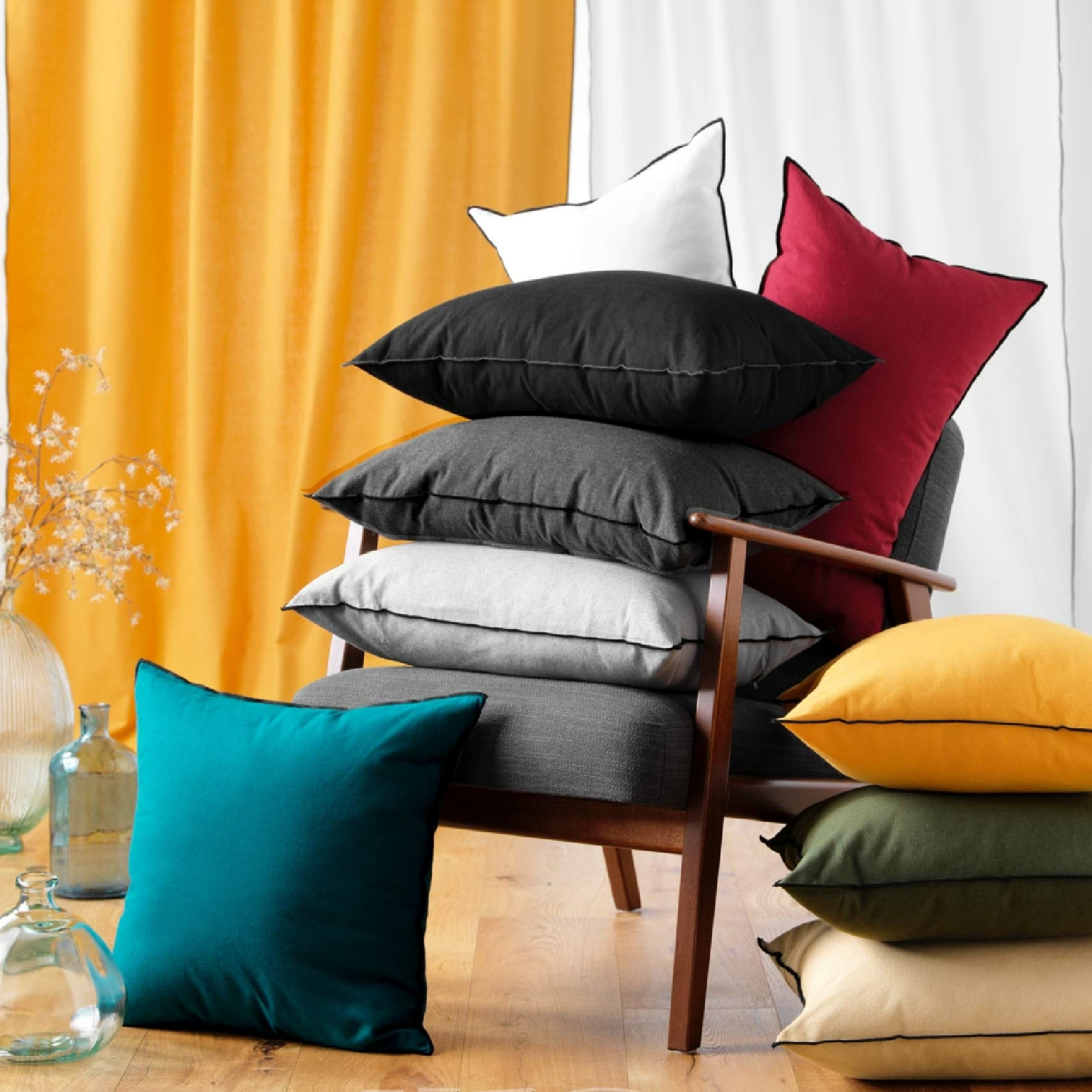 Coussin avec surjet en coton recyclé - Bordeaux