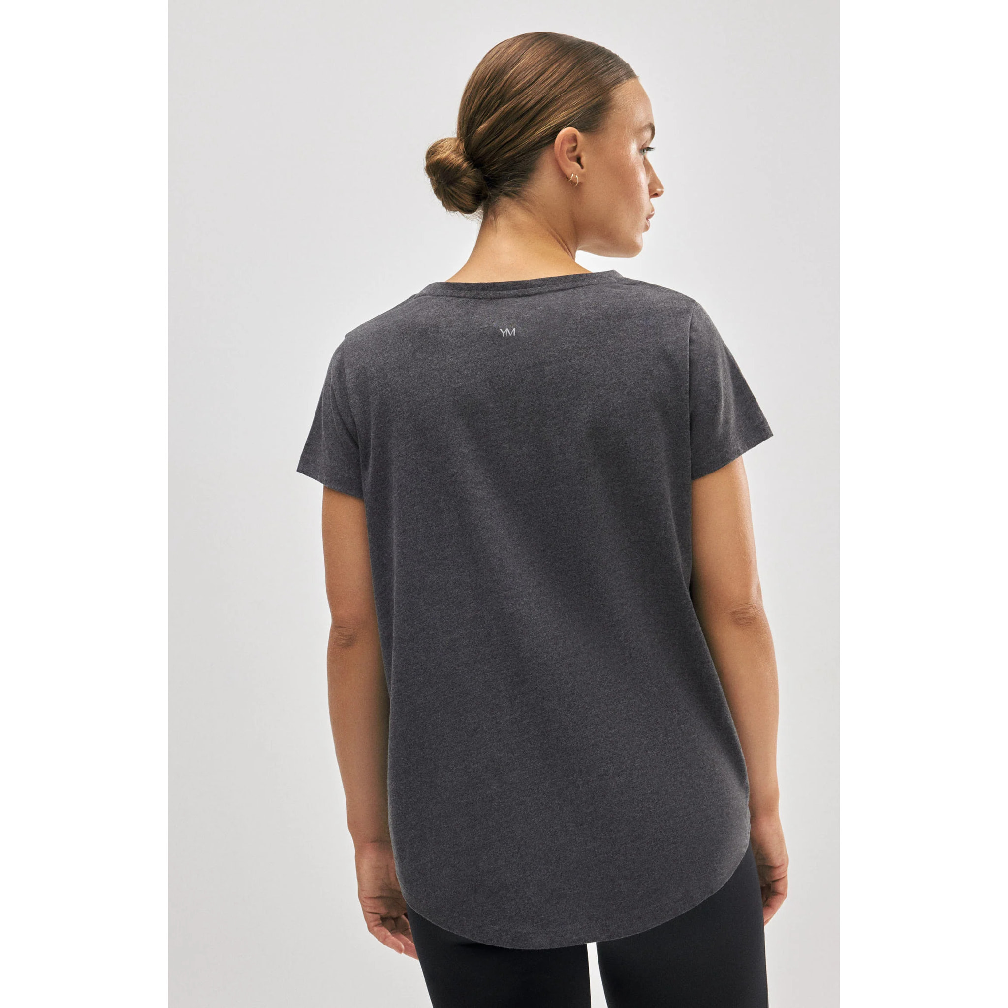 T-shirt basico in cotone in stile sportivo color antracite