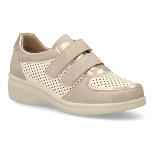 Zapatillas confort con troquelado transpirable