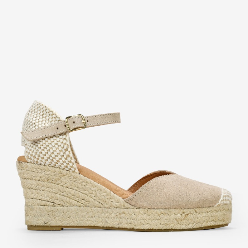 Alpargatas de piel beige con cuña de esparto