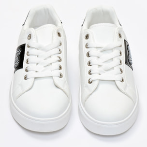 Sneakers in simil pelle con dettaglio strass