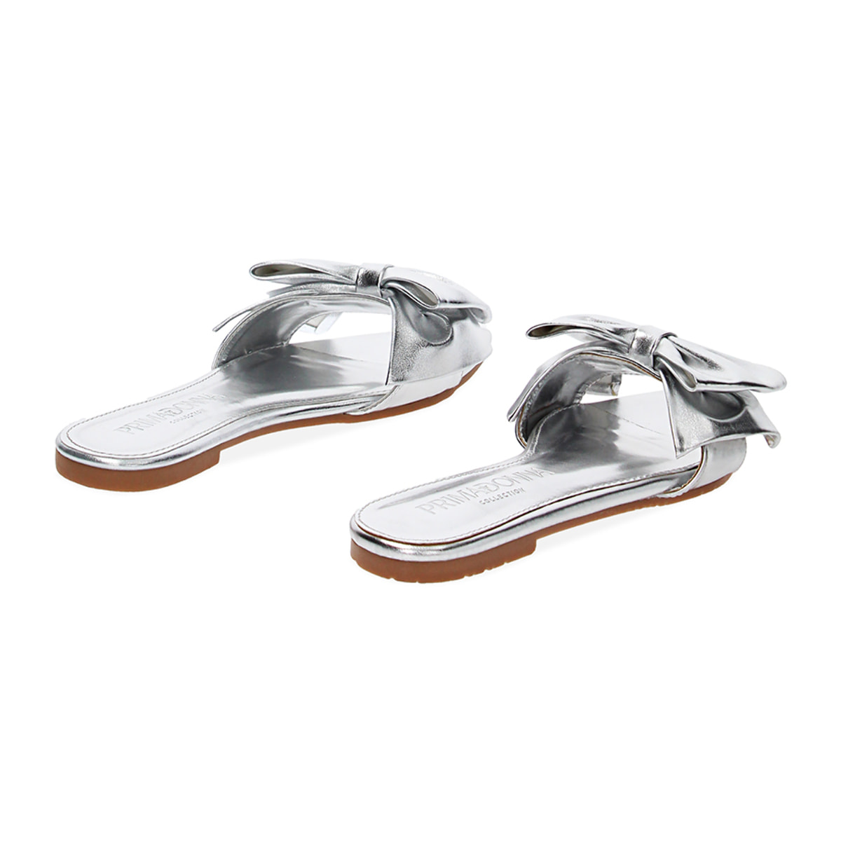 Sandalias planas plateadas en laminado