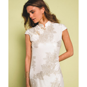 Vestido largo con escote de alamares