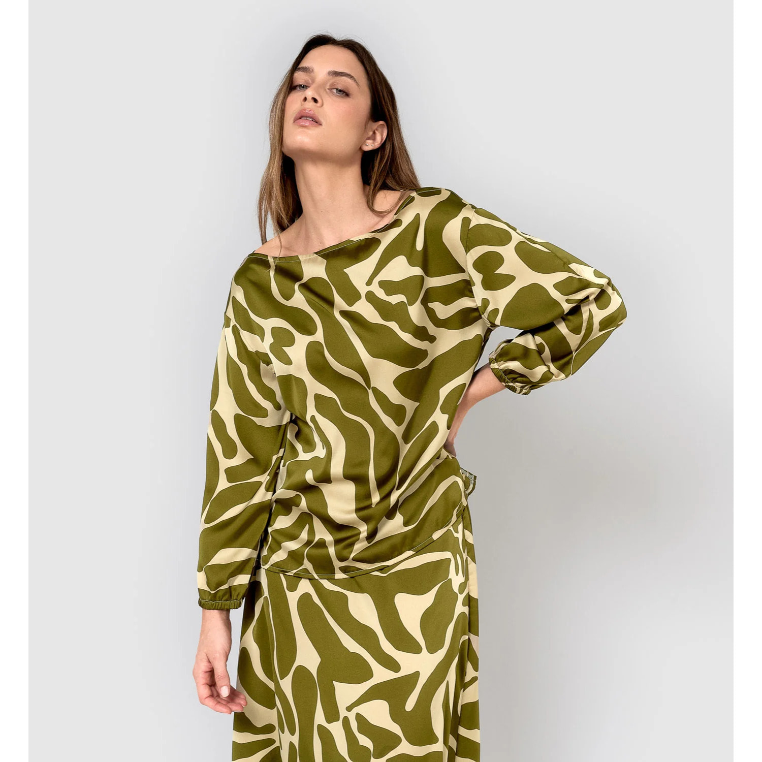 Blusa satén teudis verde