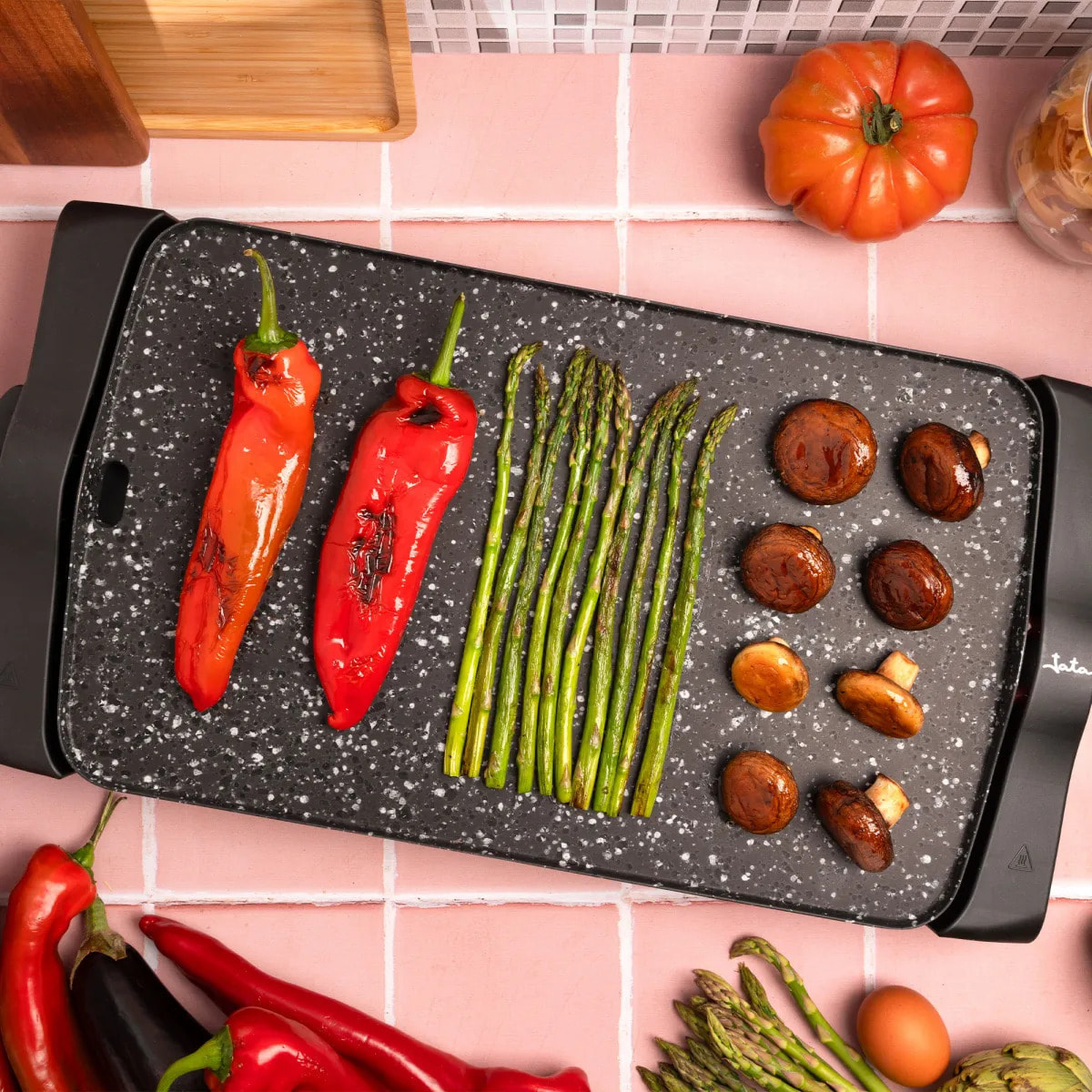 Plancha de cocina eléctrica JATA JT950 de 46 x 28 cm. Antiadherente. Resistencia patentada. Fabricada en España