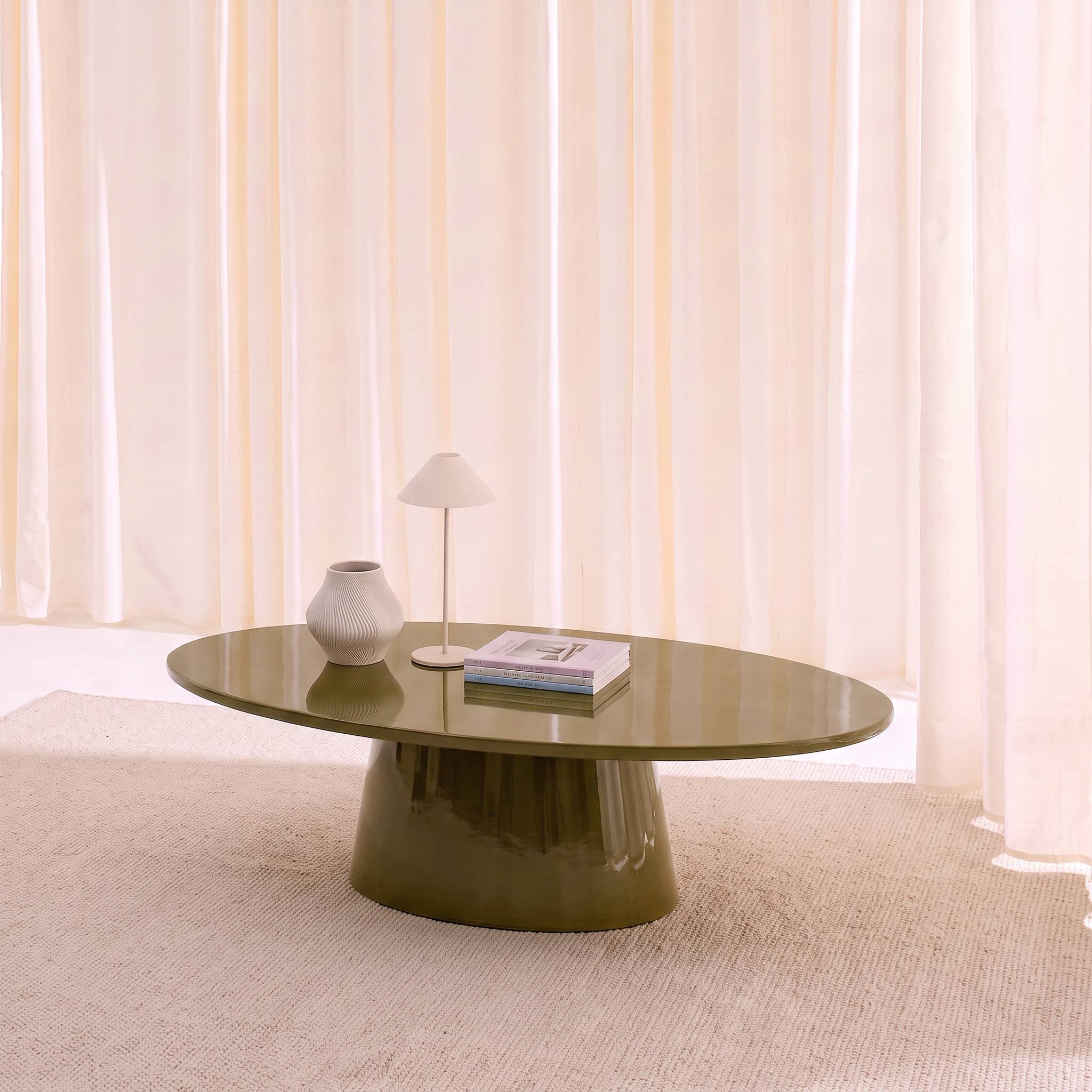 Table basse ovale finition glossy NELL
