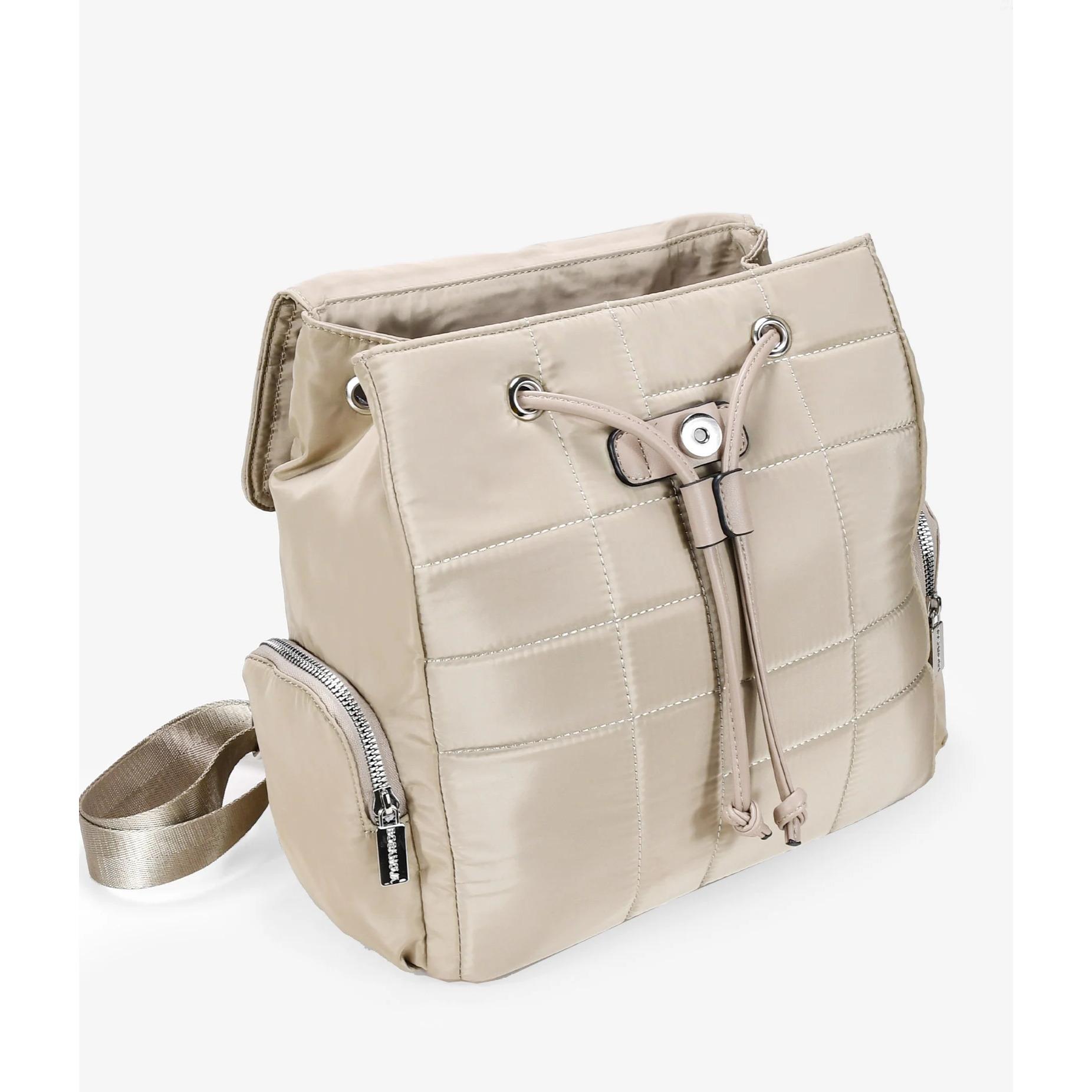 Mochila casual beige en nailon