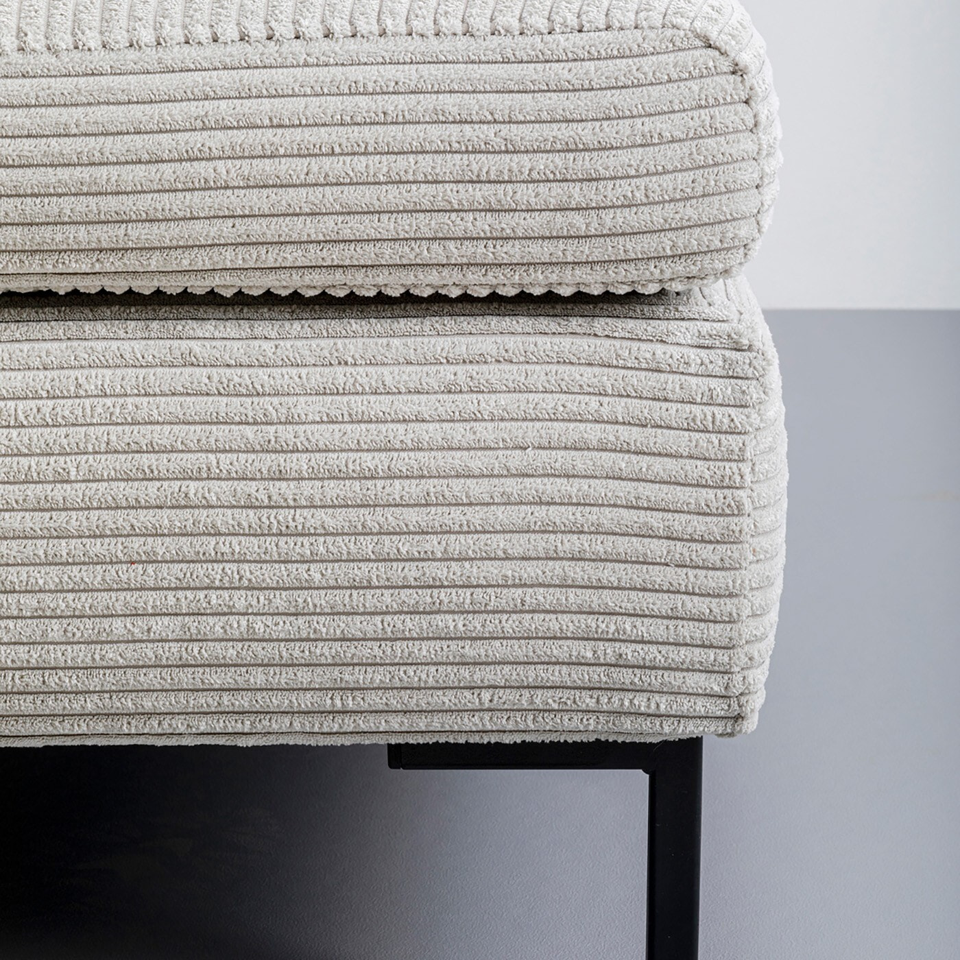 Pouf Gianni Cord gris Kare Design