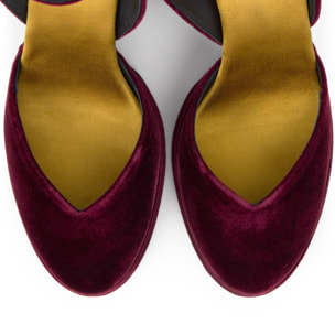 Zapato de tacón Verona en terciopelo con cierre de hebilla