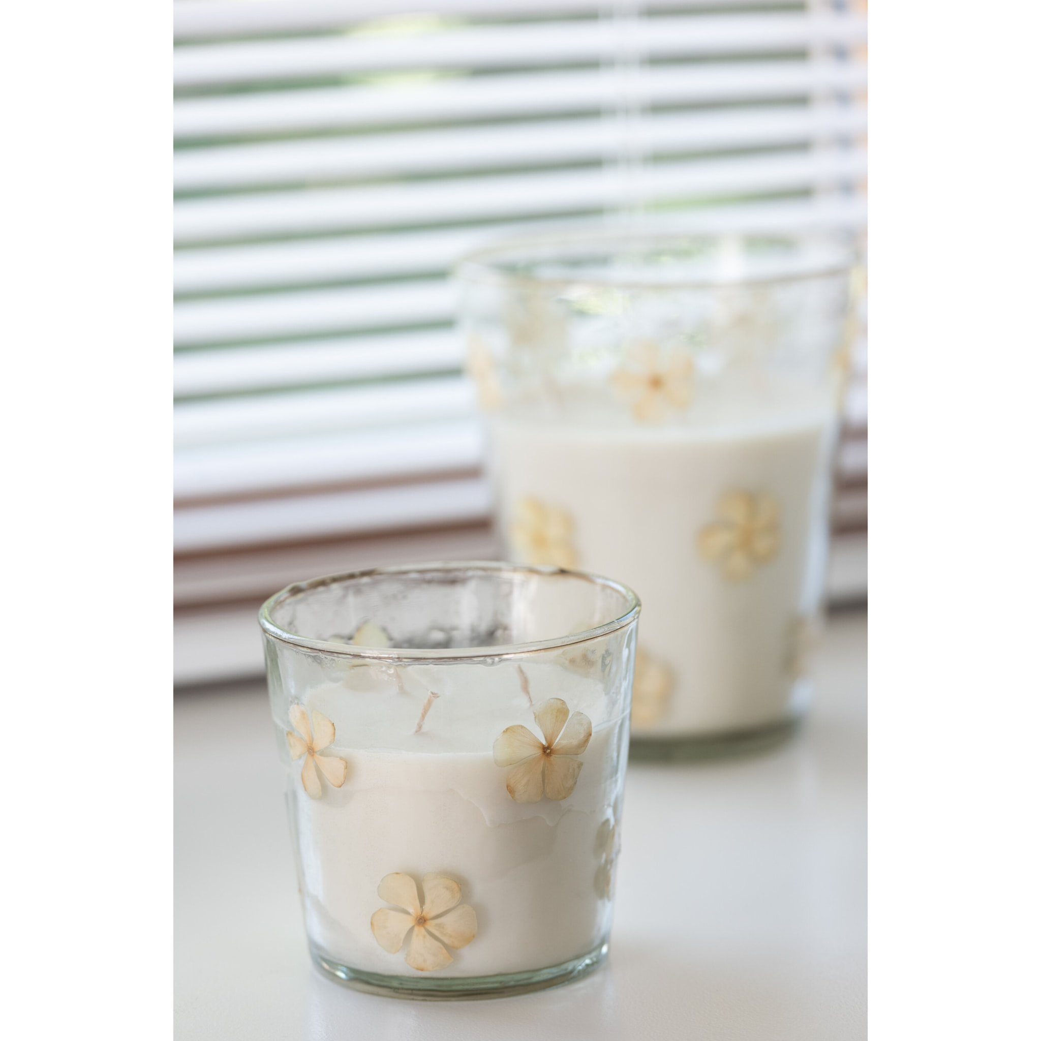 J-Line bougie parfumée Fleur - verre - transparent - small - 45H