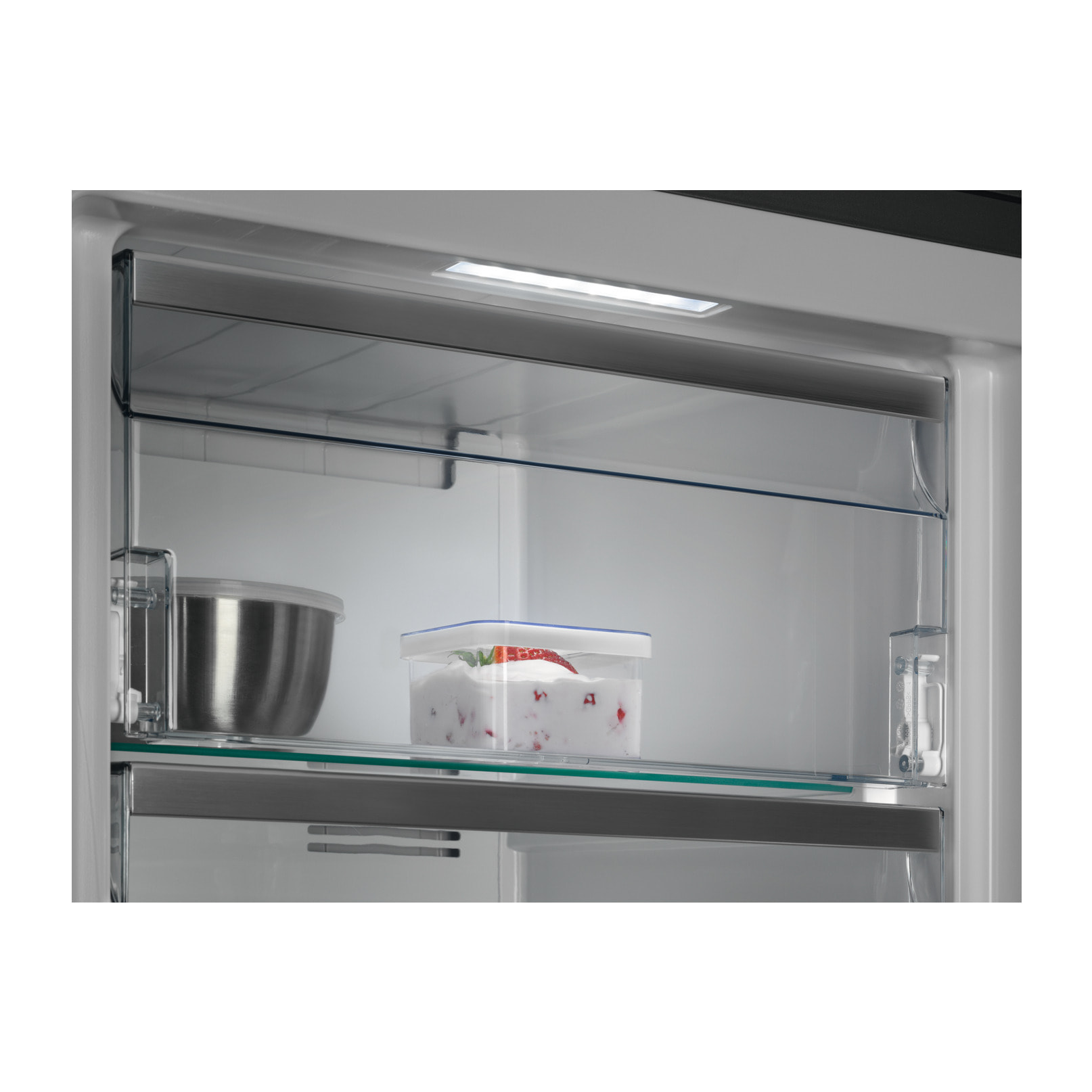 AEG Congelador vertical de libre instalación de 1860 mm OAG7M281DX | Reacondicionado