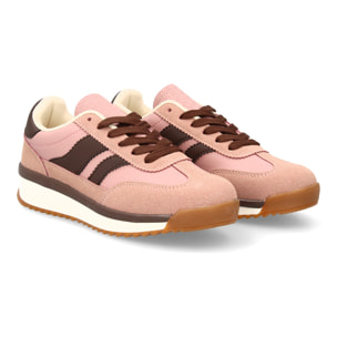 Zapatilla para mujer con suela dentada