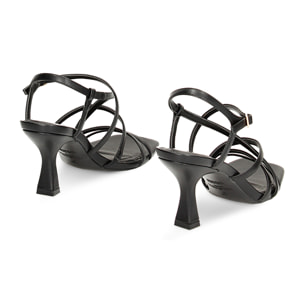 Sandalias con tacones negras