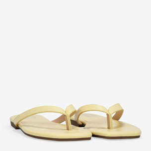 Sandalias de dedo amarillas efecto brillante