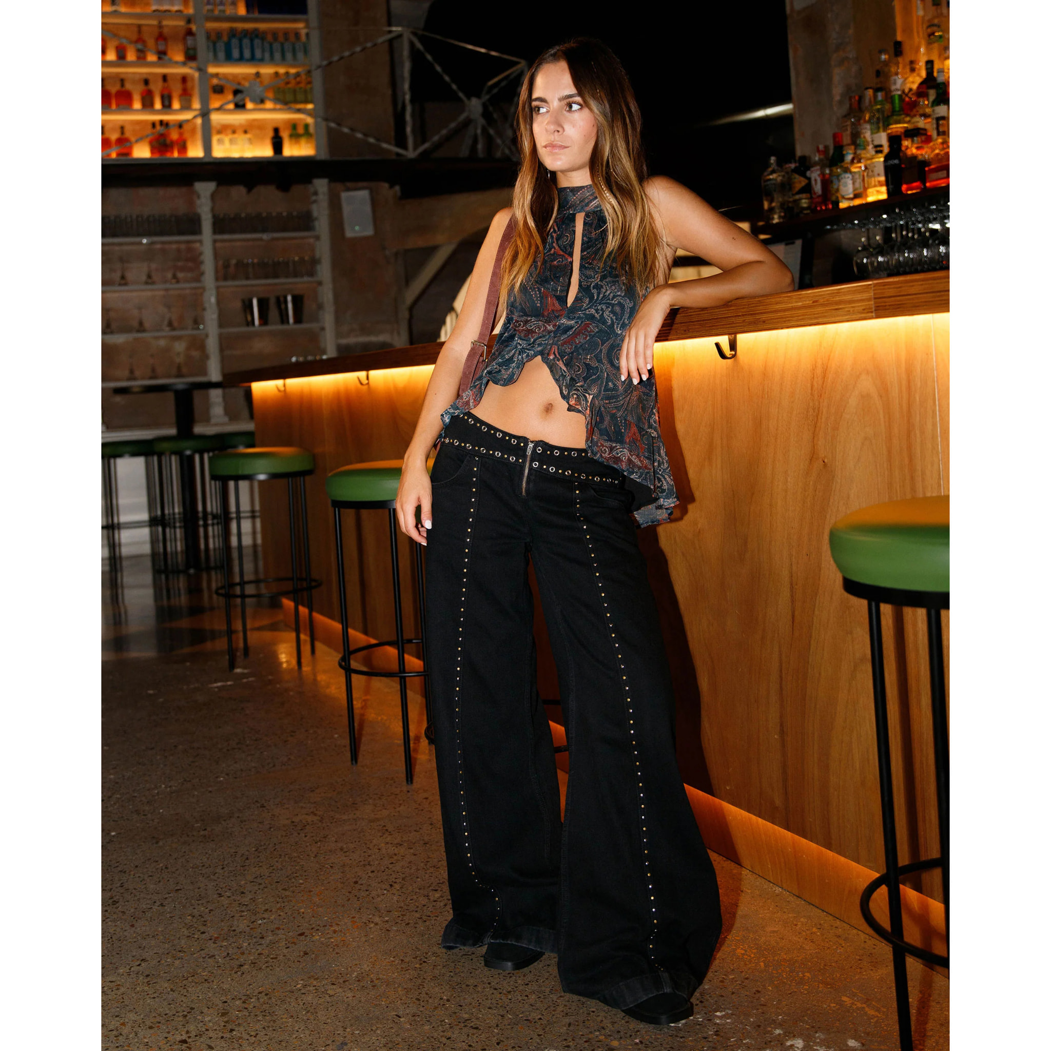 Pantalón vaquero ancho de tiro medio de mujer