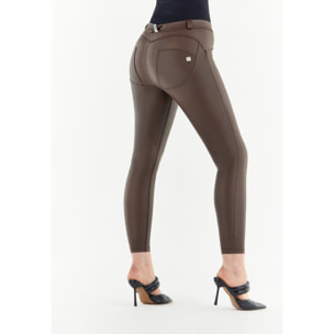 Pantaloni push up WR.UP® curvy con gamba superskinny similpelle