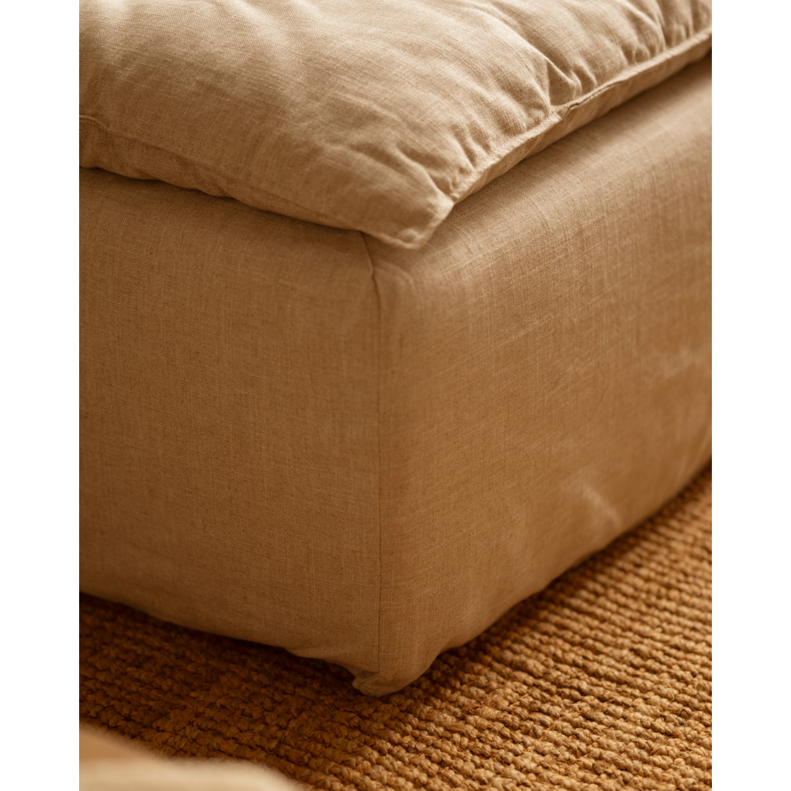 Pouf en coton et lin déhoussable ton beige de 89x87cm Hauteur: 54 Longueur: 89 Largeur: 87