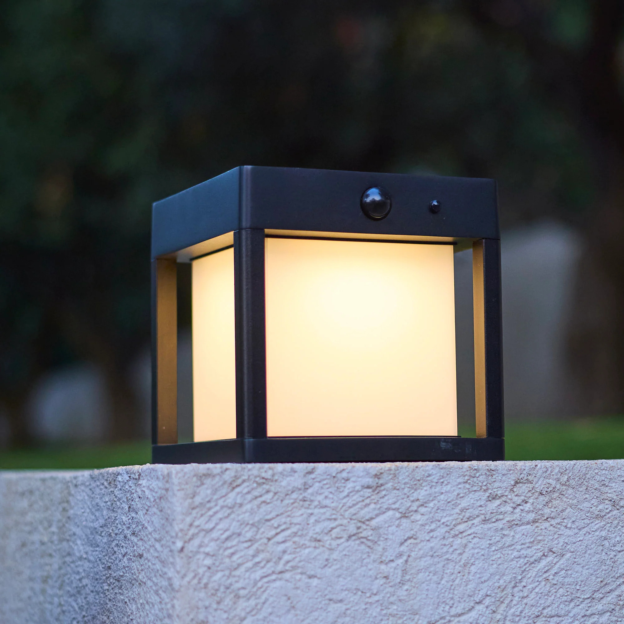Borne solaire poteau sensor PILARO H15CM
