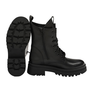 Anfibi in vera pelle con stringhe