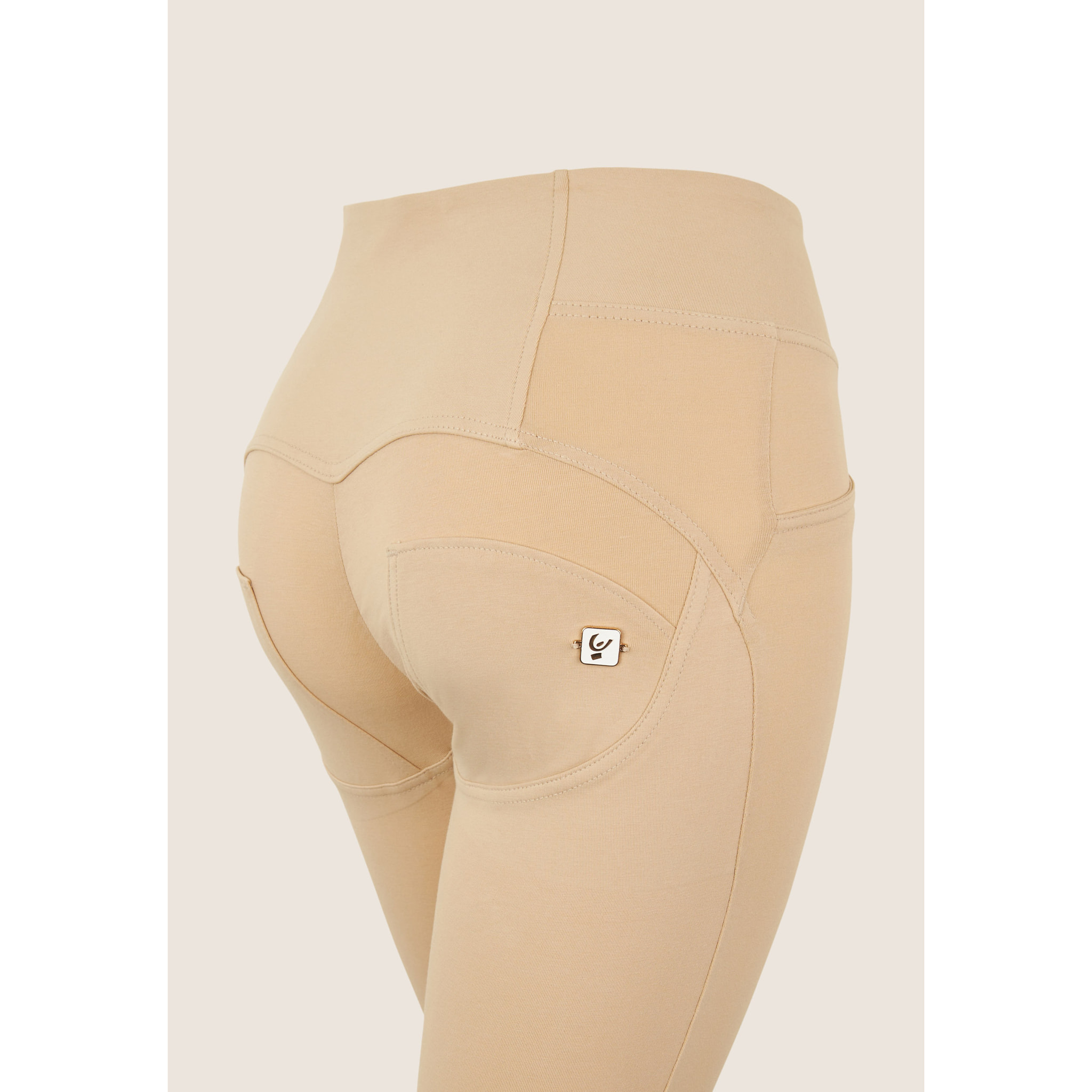 Pantaloni WR.UP in jersey vita alta con bottoni decorativi
