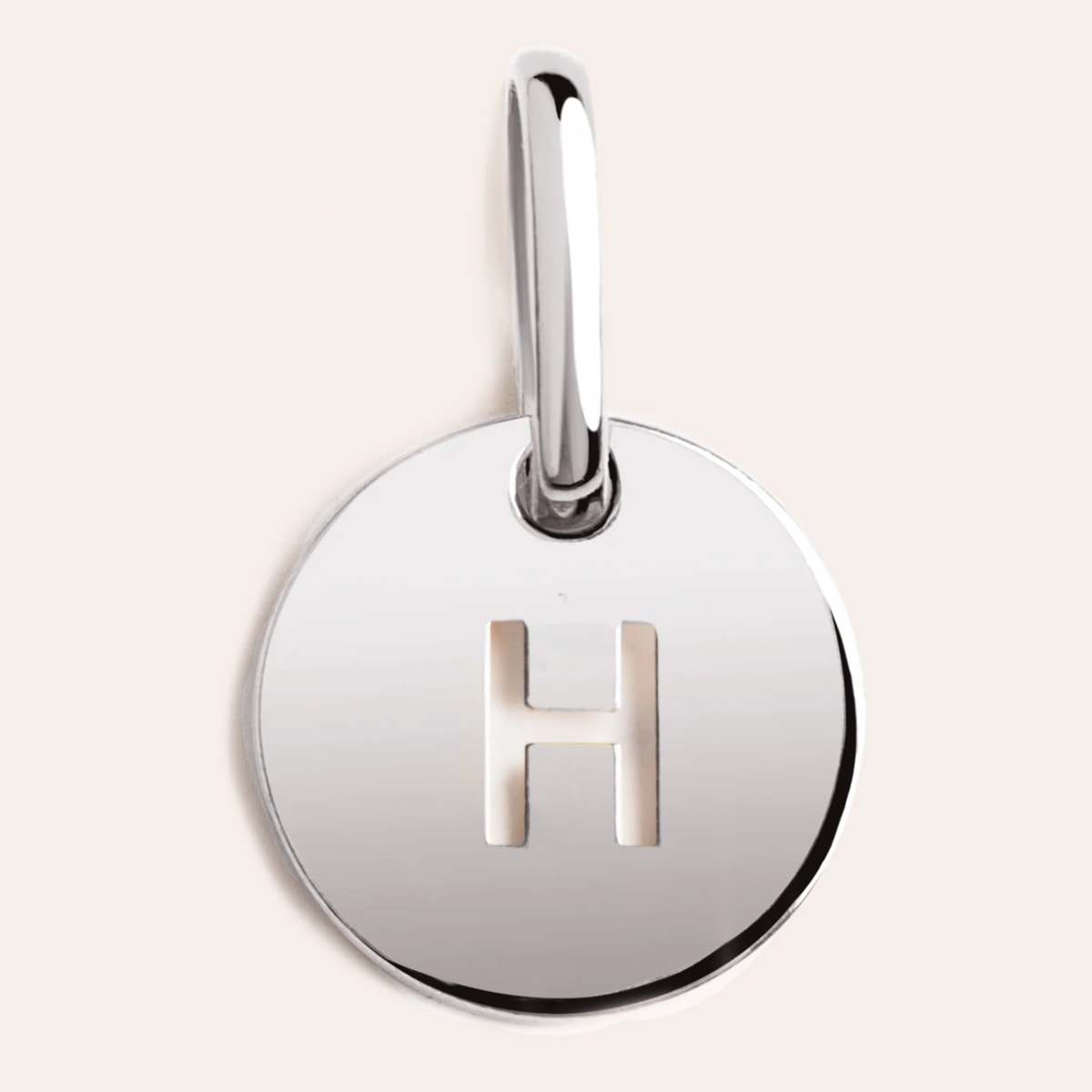 Charm Mini Medallion Letter in Argento