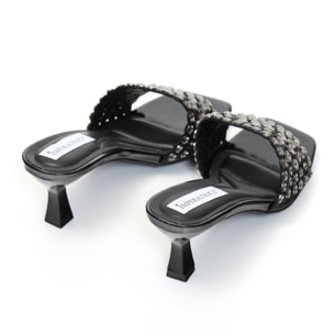 Sandali in simil pelle con tacco a rocchetto e fascia gioiello