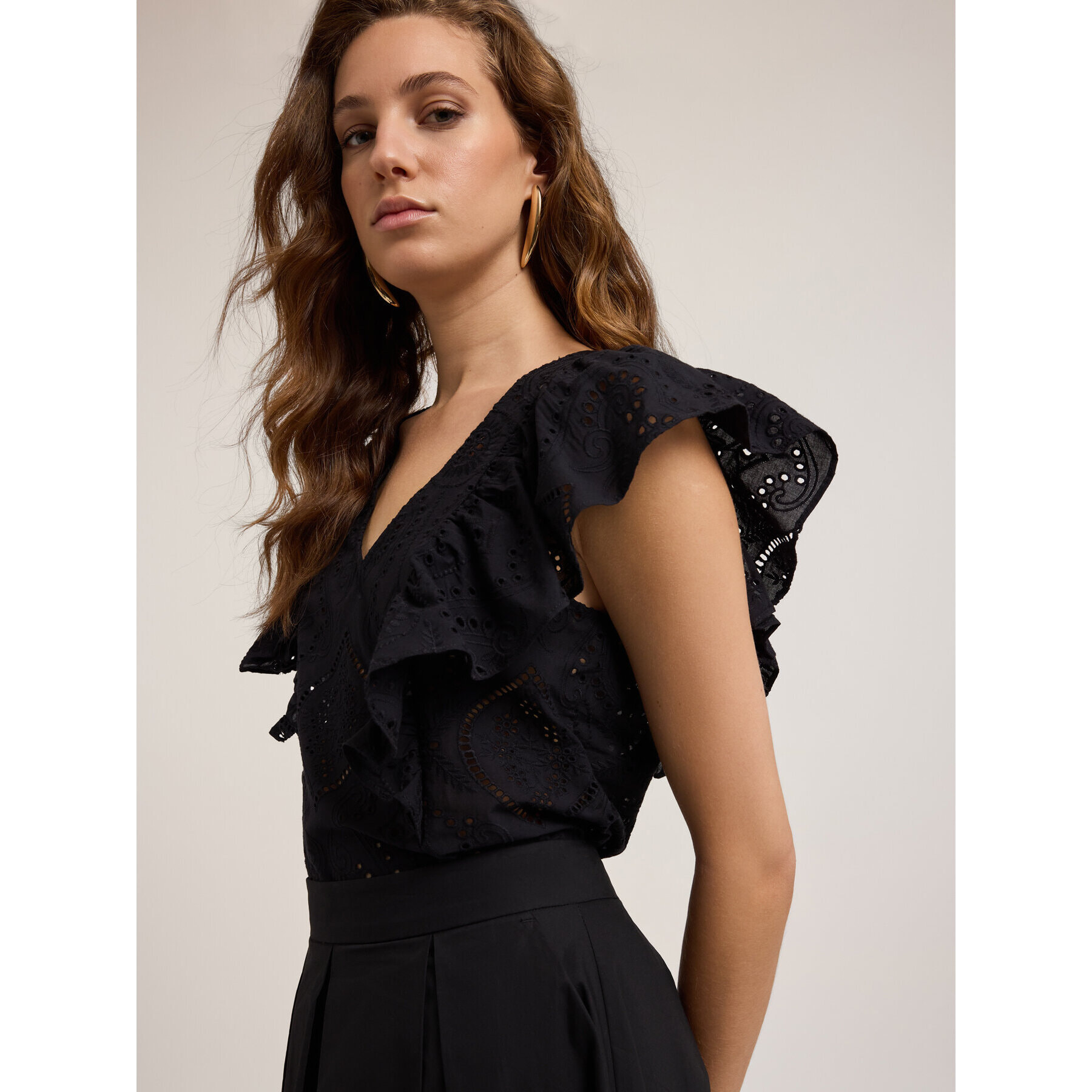 Motivi - Blusa de encaje inglés con volante - Negro