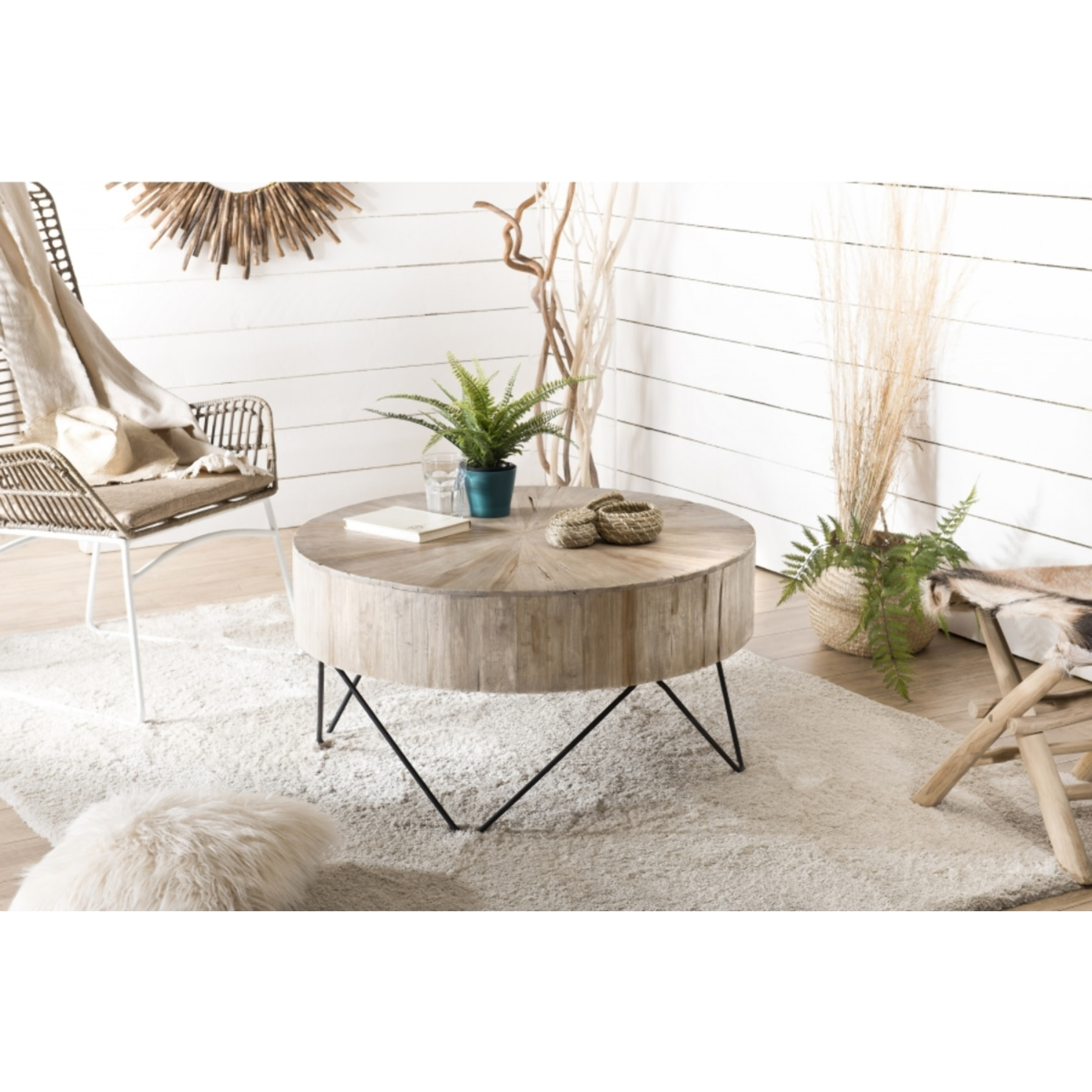 LALY - Table basse ronde 90x90cm bois Teck naturel pieds épingles scandi métal noir