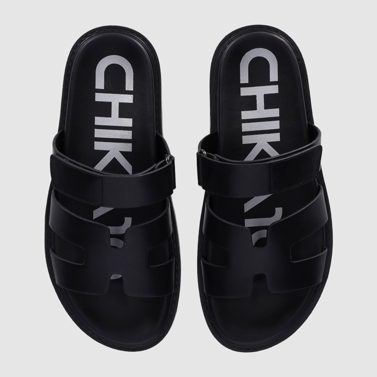 Sandalias - Negro - Tacón: Bajo