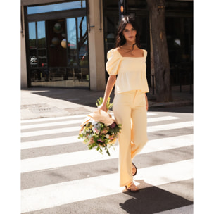 Blusa de mujer con cuadros vichy y mangas abullonadas