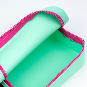 Cuerpo bolso bandolera rectangular de silicona.