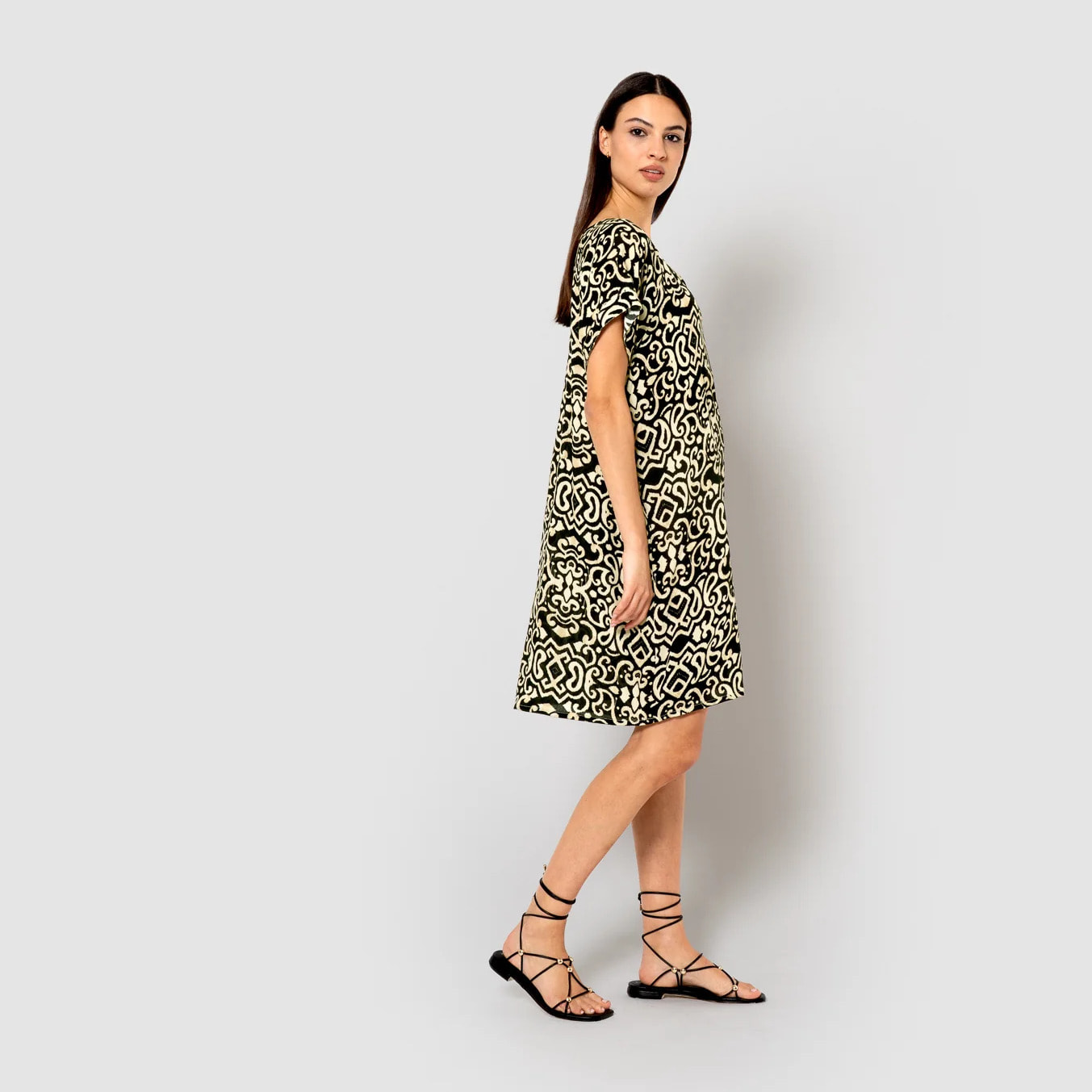 Vestido corto bambula detalles plisados alexis negro