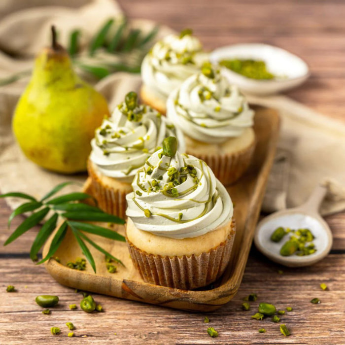 Lot comprenant 40 moules à muffins Zenker, 2 bols à mixer en inox Fackelmann